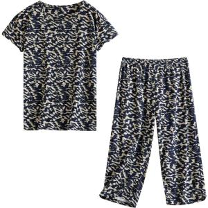 PNAEONG Women Pajama Set Sleepwear Tops with Capri Pants Casual and Fun Prints Pajama Sets(Leopard Print)